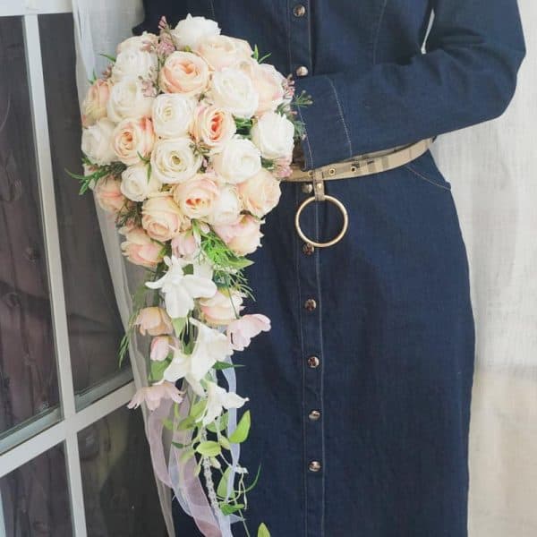 How to Make a Teardrop Bridal Bouquet with Artificial Flowers